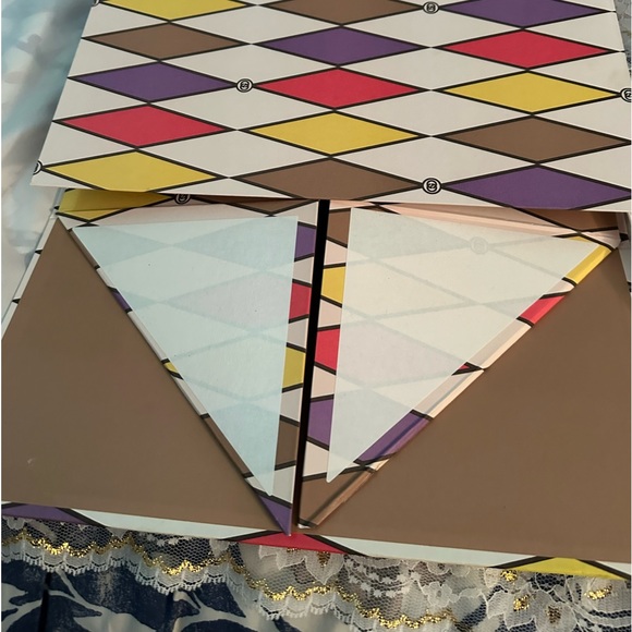 Large Gucci Box - Picture 2 of 3